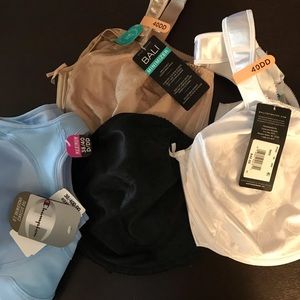🎉 4 BALI bra minimizers and 1 Champion Sport Bra
